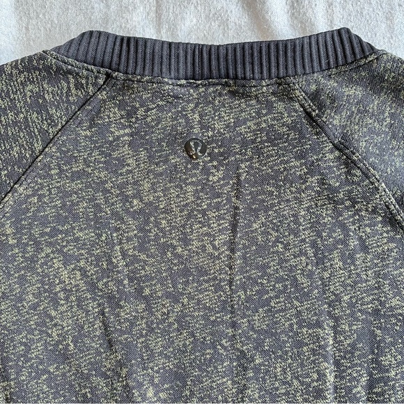 Lululemon long sleeve size 4 - Picture 3 of 4